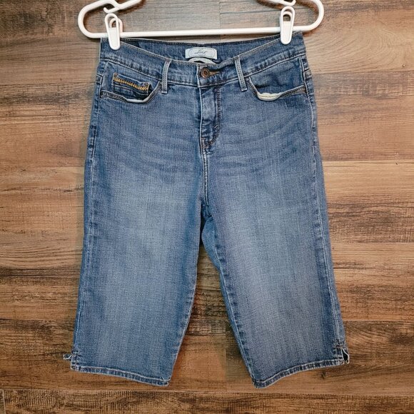 Vtg Levi's Denim Shorts Size 10 Bermuda Mid Rise Medium Light Wash Stretch Y2K